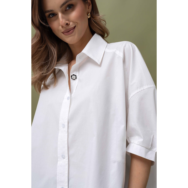Biała, luźna koszula damska z krótkim rękawem