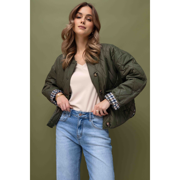 Zielona, pikowana kurtka wiosenna typu BOMBER z ozdobną podszewką