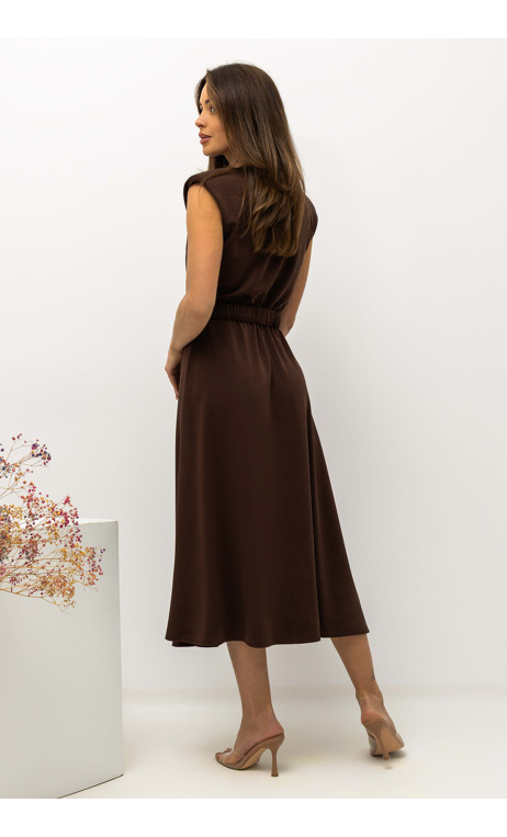 Kobieca, dzianinowa sukienka w modnym odcieniu czekolady SONETTA